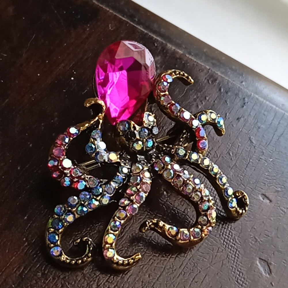 Octopus 🐙 Brooch - Picture 2 of 4